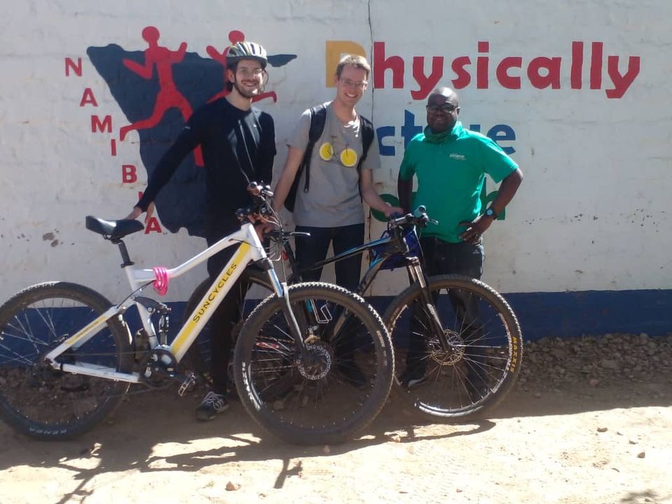 Laban, der Chef der Physically Active Youth in Windhoek, mein Mitfreiwilliger und ich